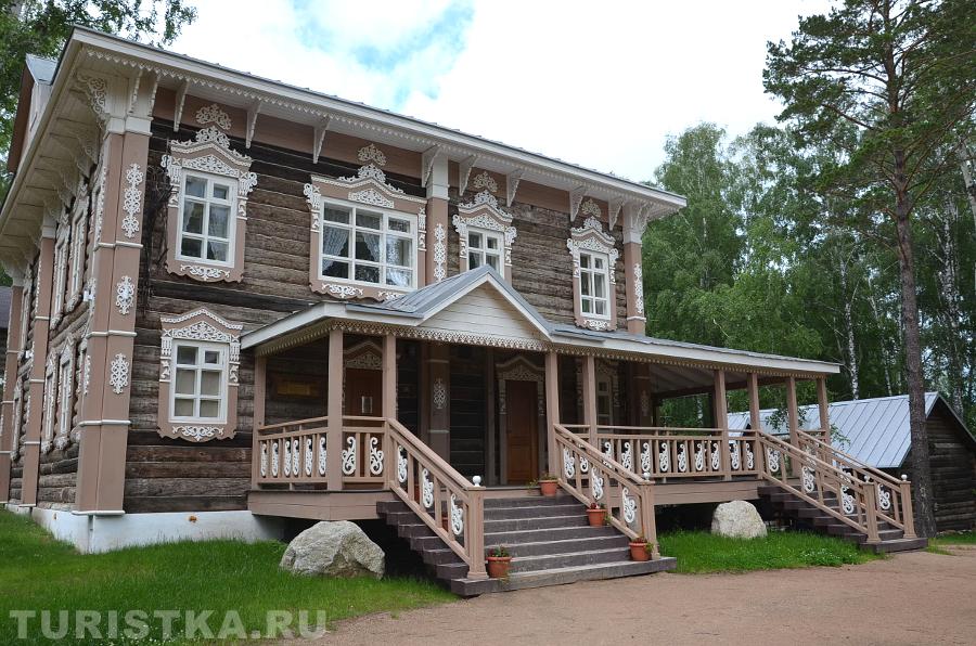 Дом купца Андреева с трактиром Гоголь