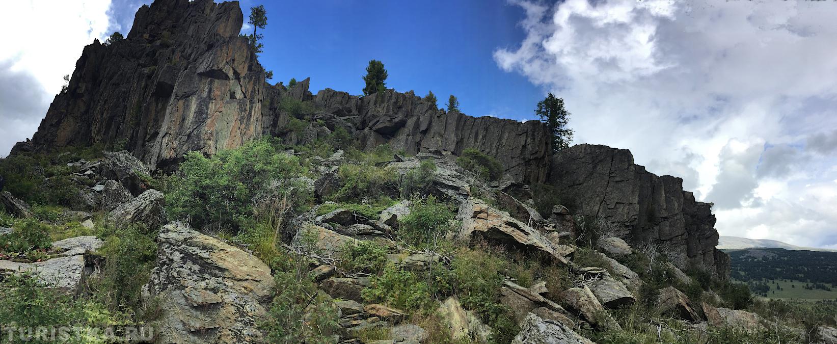 Скалы Ласточкино гнездо 