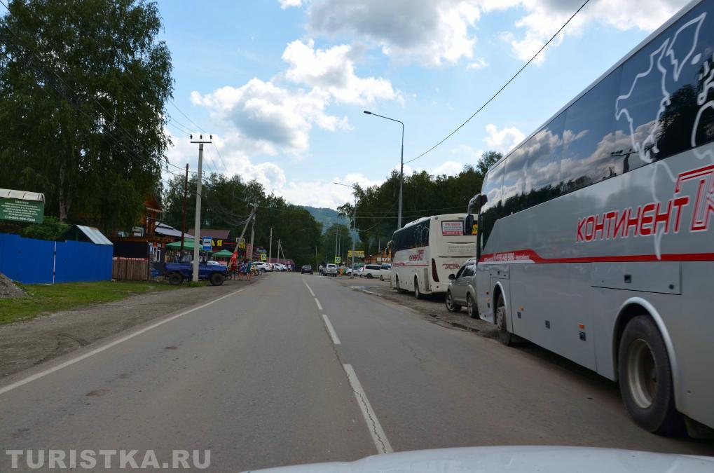 Дорога в селе Ая