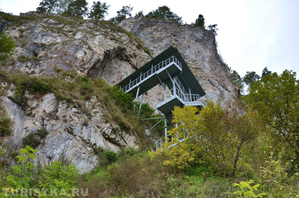 Вход в Большую Тавдинскую пещеру