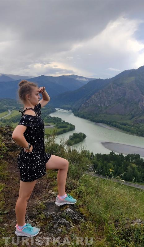 2. "Высоко стою, далеко гляжу, самые прекрасные виды вижу" плато Толгоек