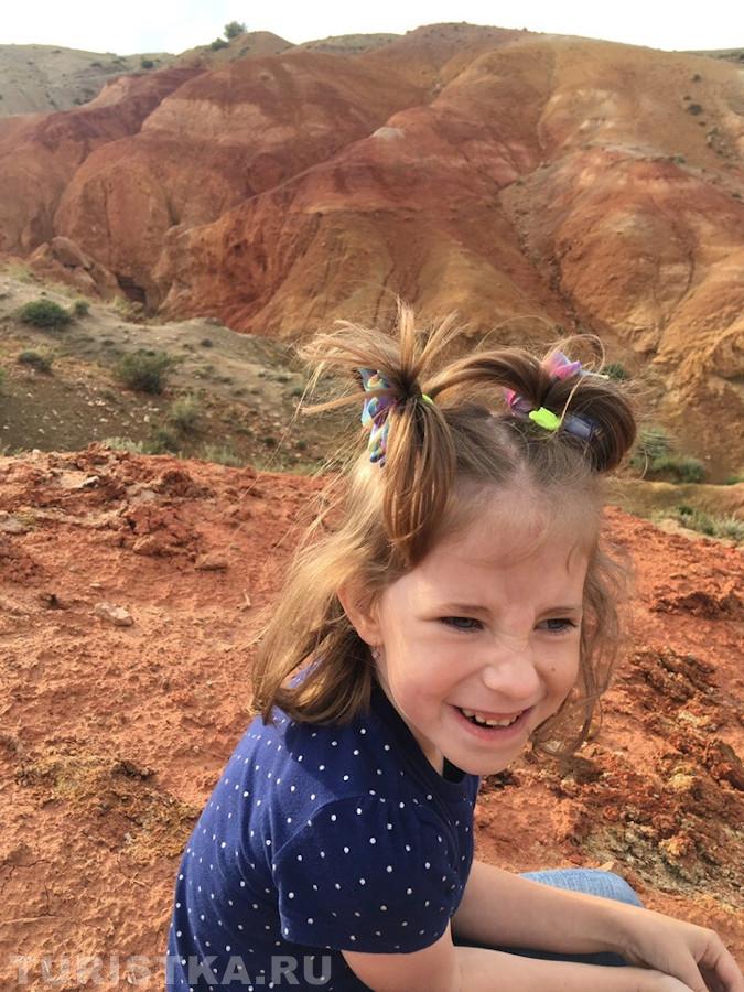 1. "На Марсе всех ждёт гуманоид Маня. Маня очень любит гостей на обед". Село Чаган-Узун урочище Кызыл Чин