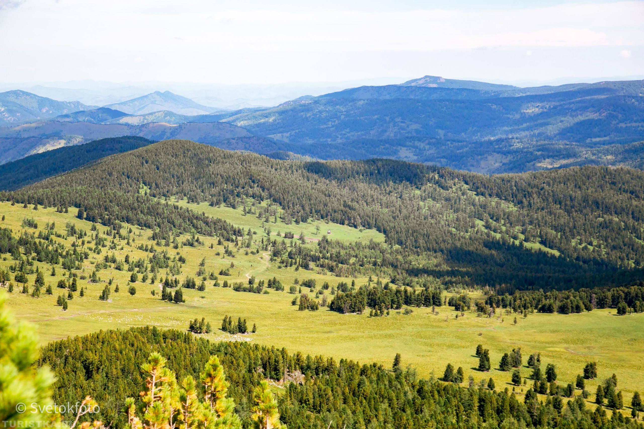 Виды с Бащелакского хребта. Дорога по которой ехали