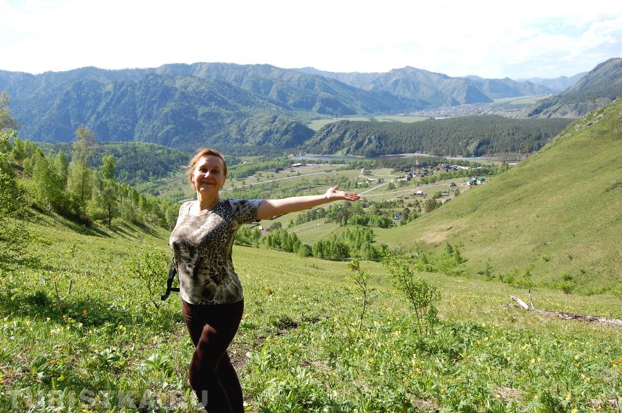 Чемал на ладони,  Ты счастлив и нем,  И только немного завидуешь тем,  Другим, у которых 