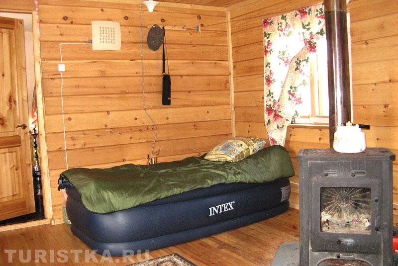 Комната  с камином