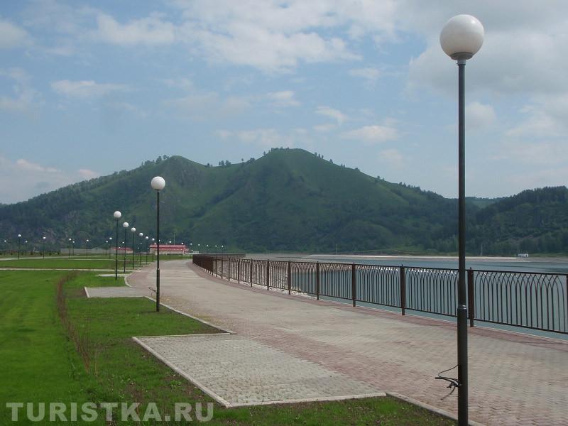 Набережная озера Алтайская долина