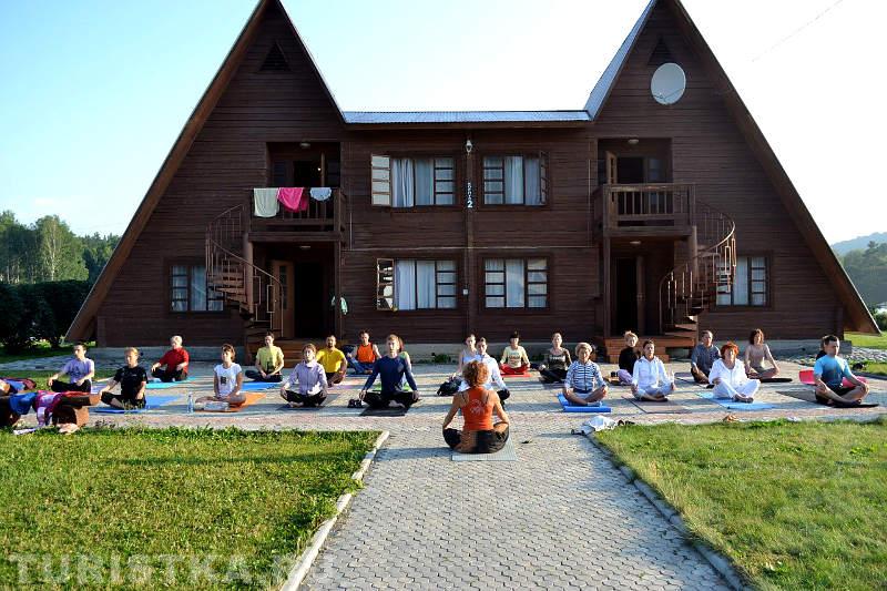 Занятия йогой