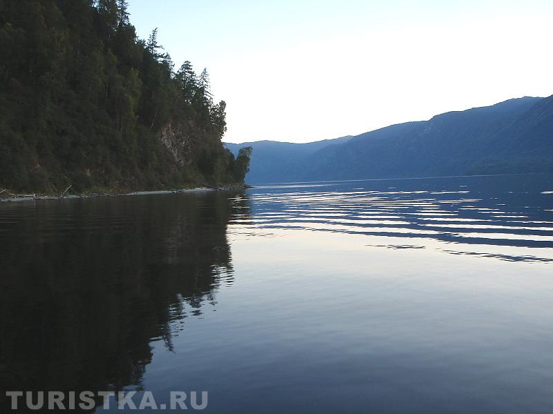 Бухта, где впадает в Телецкое озеро Аю-кечпес 3