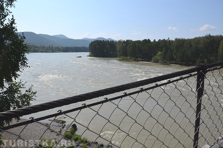 Пешеходный Айский мост