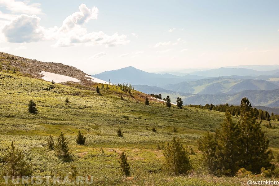 Виды с тропа на перевал