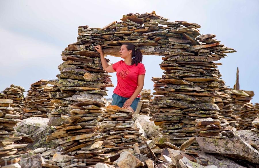 Фото-арка в долине туров