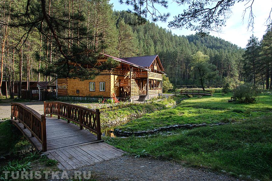 Трапезная, мостики