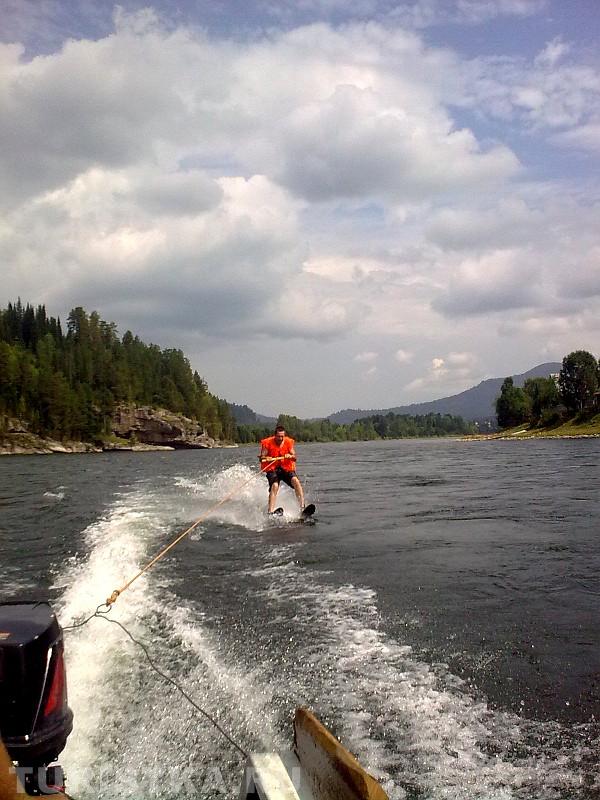 Водные лыжи на Бии
