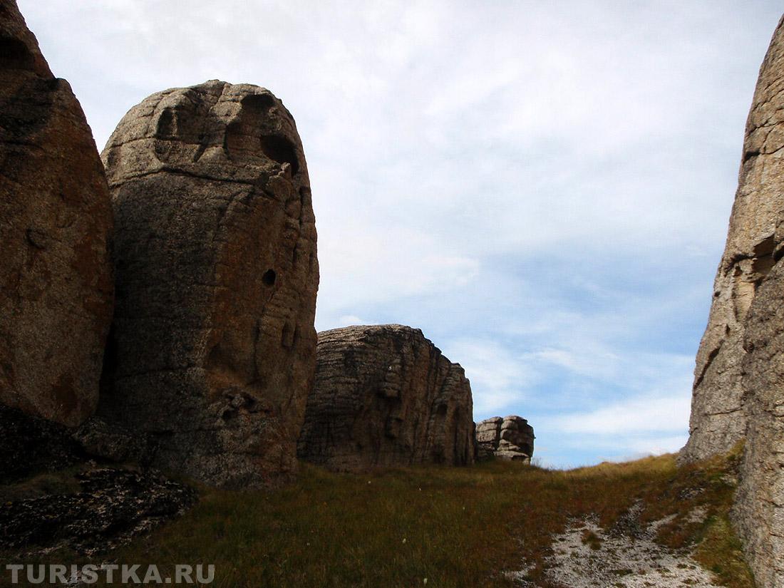 Каменные ворота