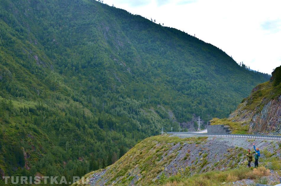 Дорога вдоль реки Урсул