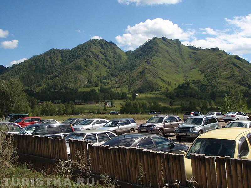 Автостоянка возле Чемальской ГЭС