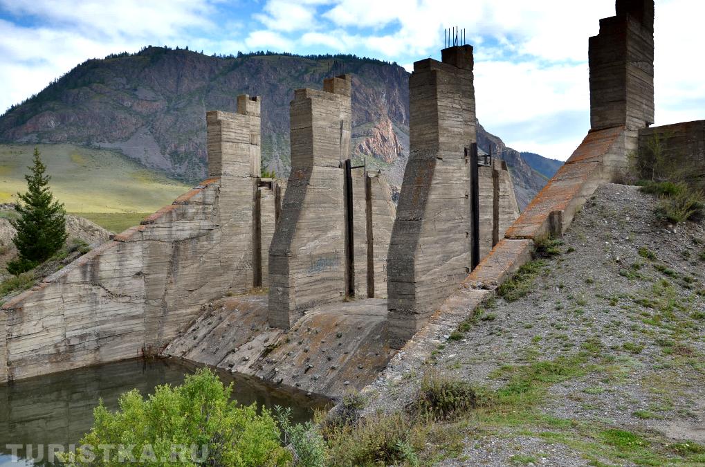 Опоры и водослив