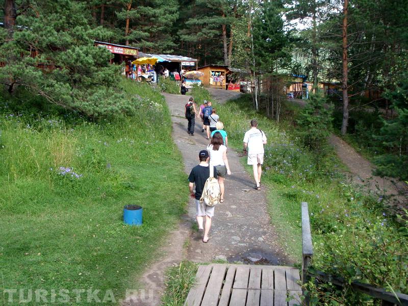 На правом берегу реки Чемал