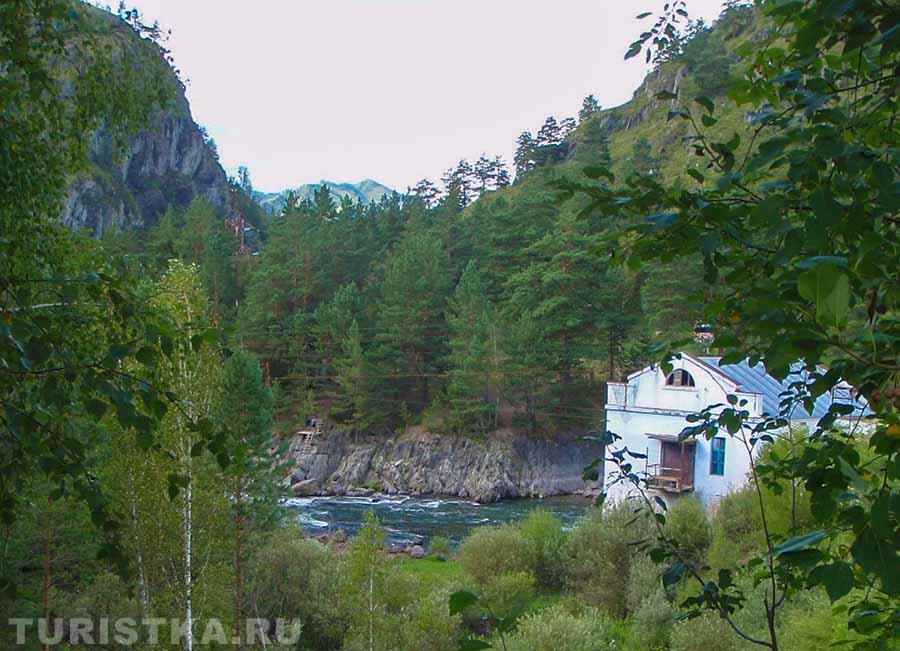Здание Чемальской ГЭС 