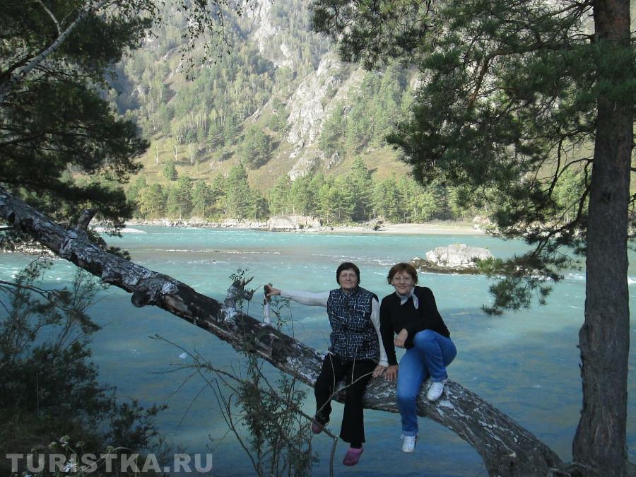 2. "Все утром было хорошо: и речка, и лесок, подружки рядышком сидят. Но дунул ветерок...» " Река Катунь за Чемалом.