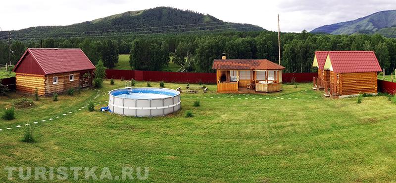 Баня, беседка с барбекю, летние домики