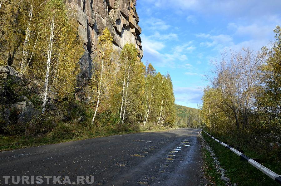 Дорога около скалы Иконостас