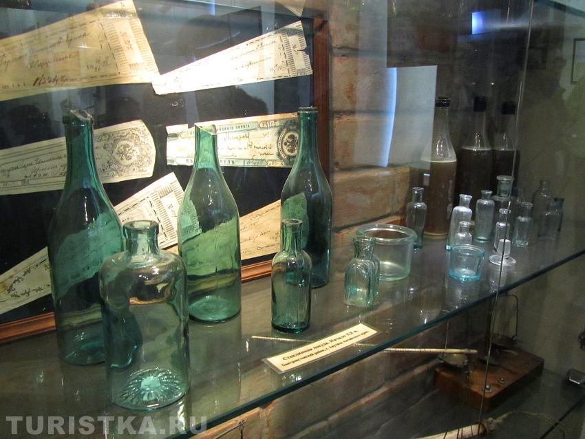 Стеклянные ампулы начала XX века