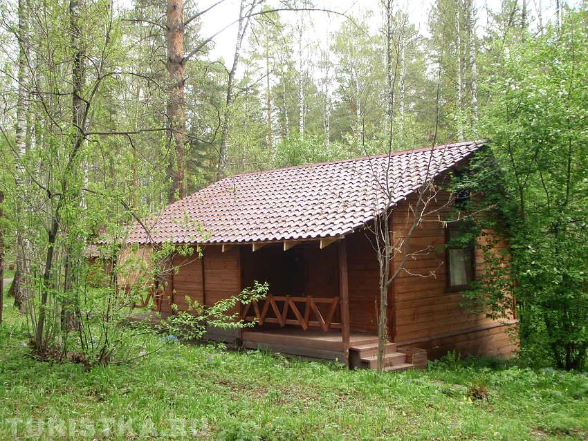 Частично благоустроенный домик на два номера