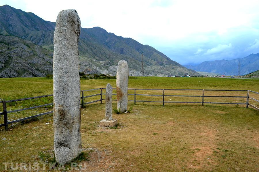 Вид от Ининских стелл на село Иня