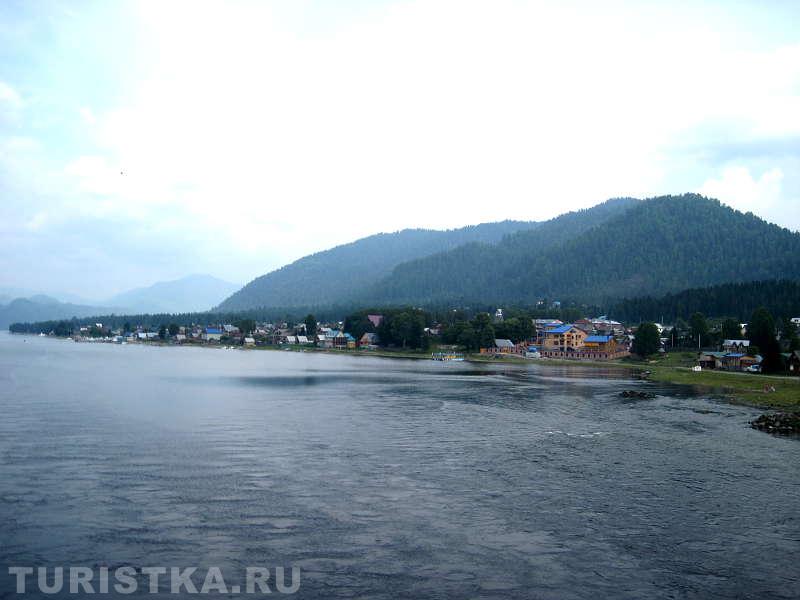 Телецкое озеро и поселок Иогач