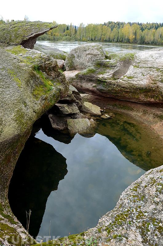 Каменные ванночки на Камне любви