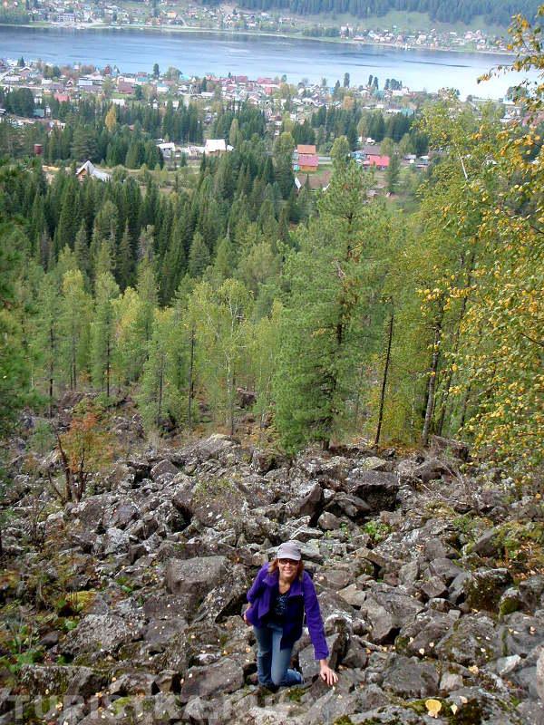 Курумник на подъеме к обзорной точке