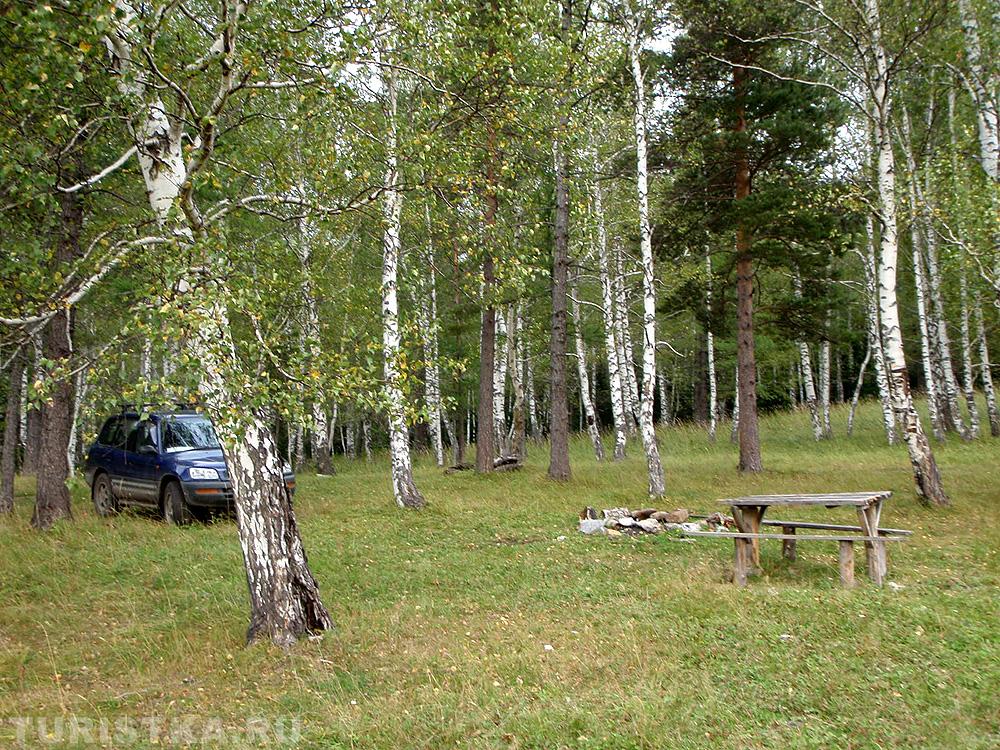 Поляна под горой