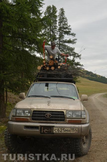 "Все дрова вожу с собой..." Фото Комарова Т.