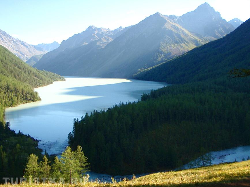 Река Кучерла впадает в Озеро Кучерлинское.