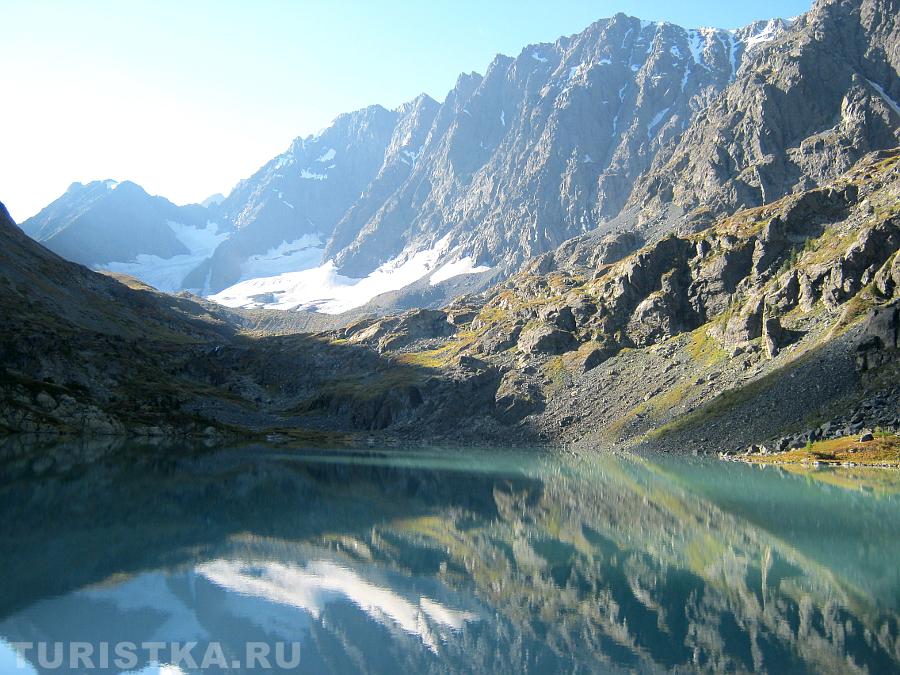 Утро приходит на Куйгукское озеро