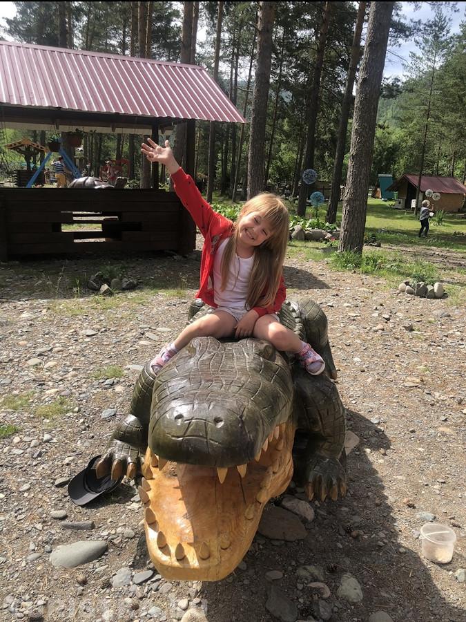 2. "Гена, а у меня зубы всё равно больше!" Форелевое озеро Алтай.