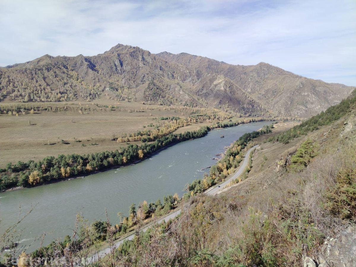 Алтай. Осенний Чемальский район, река Катунь