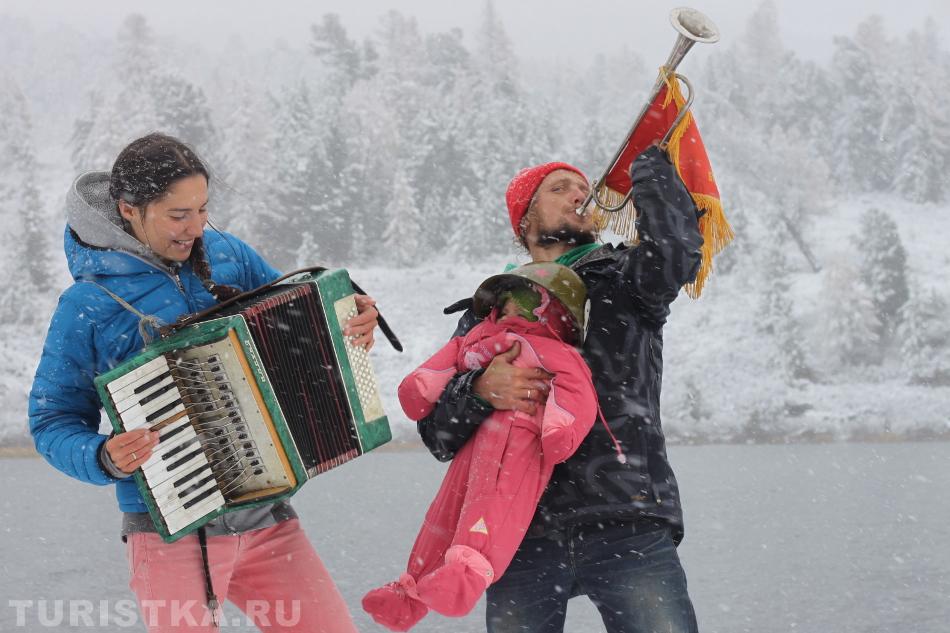 Первый снег и впляс от радости пустились! Лубягина Л 