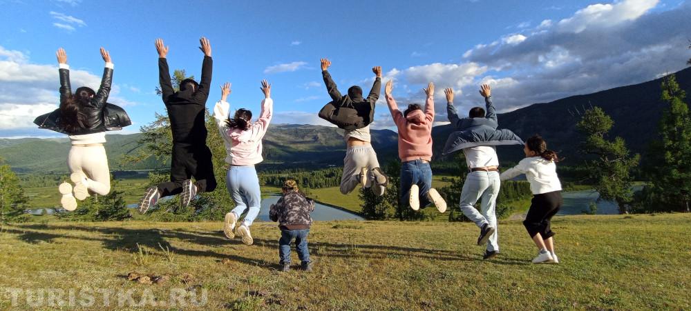 2. "На счёт три! Раз, два.... Ну вот, опять не успел!" с. Джазатор смотровая площадка.