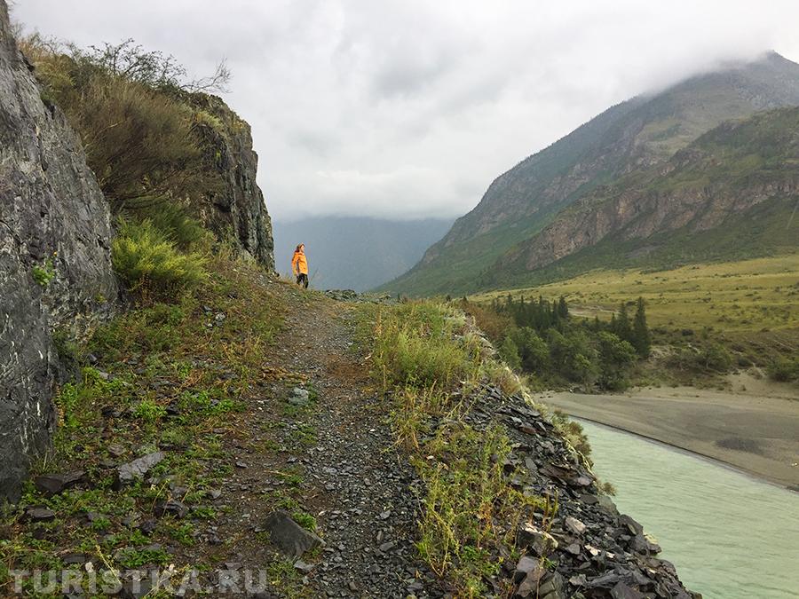 Дорога около слияния Катуни и Аргута