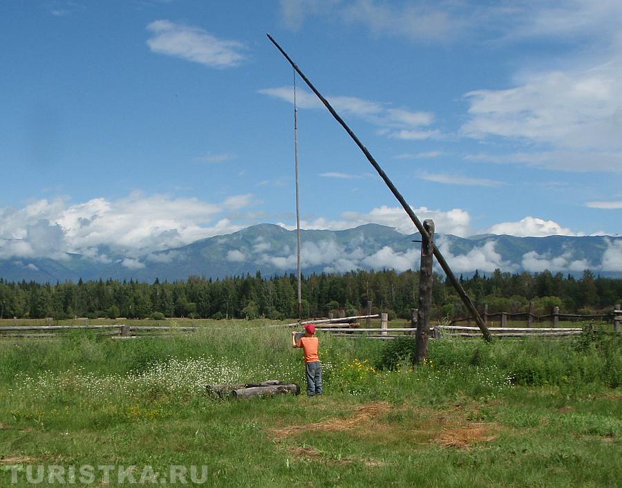 Колодец журавль во дворе музея
