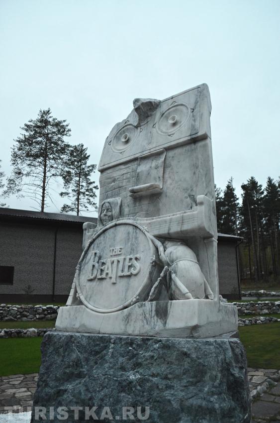 Памятник Джону Леннону