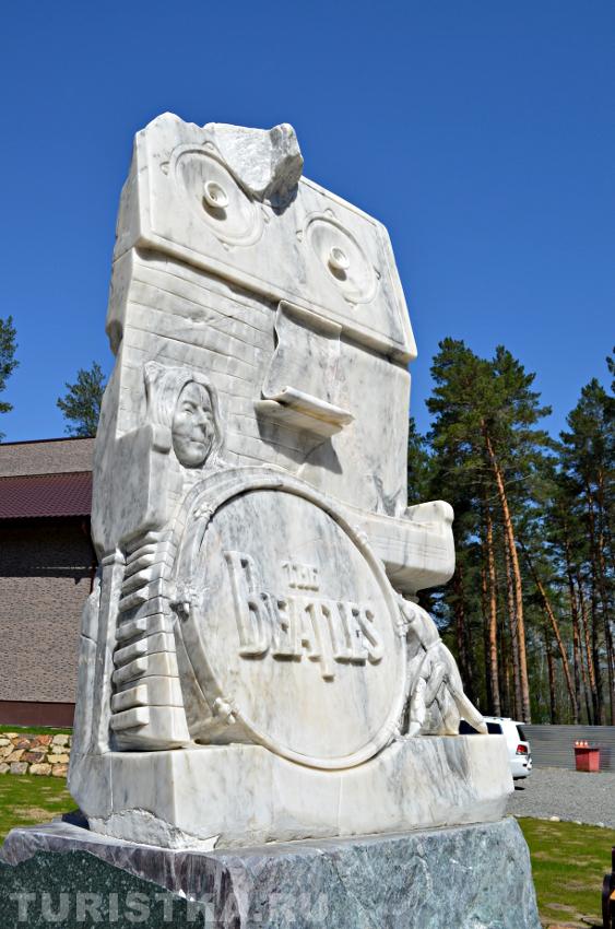 Памятник Джону Леннону