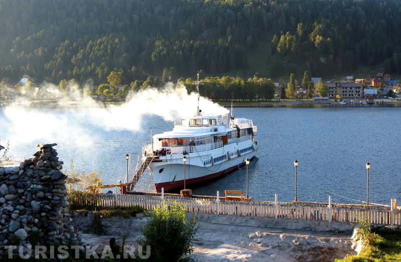 Теплоход Пионер Алтая, проверка двигателя