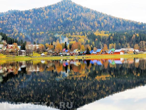 Телецкое озеро в середине октября.