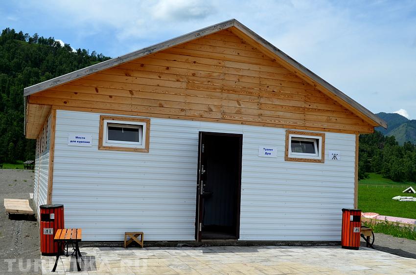 Туалеты и душ в комплексе