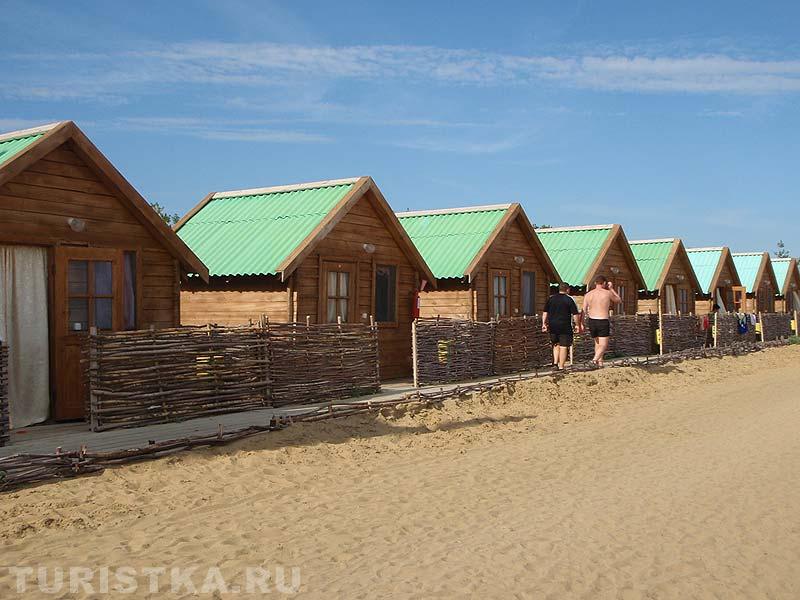 Домики на пляже Причала-22