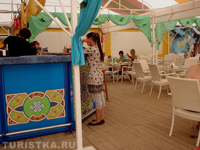 В кафе Узбечка на Причале