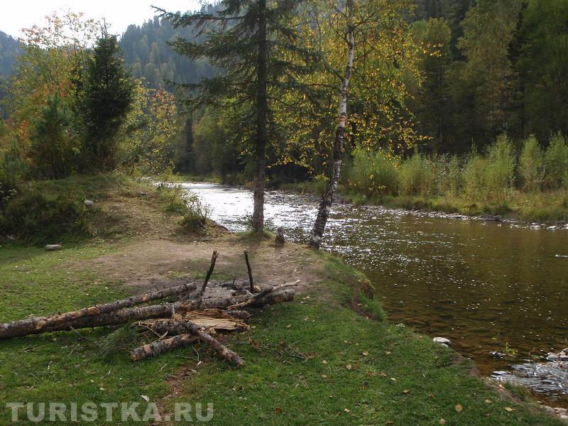 На берегу реки Иогач